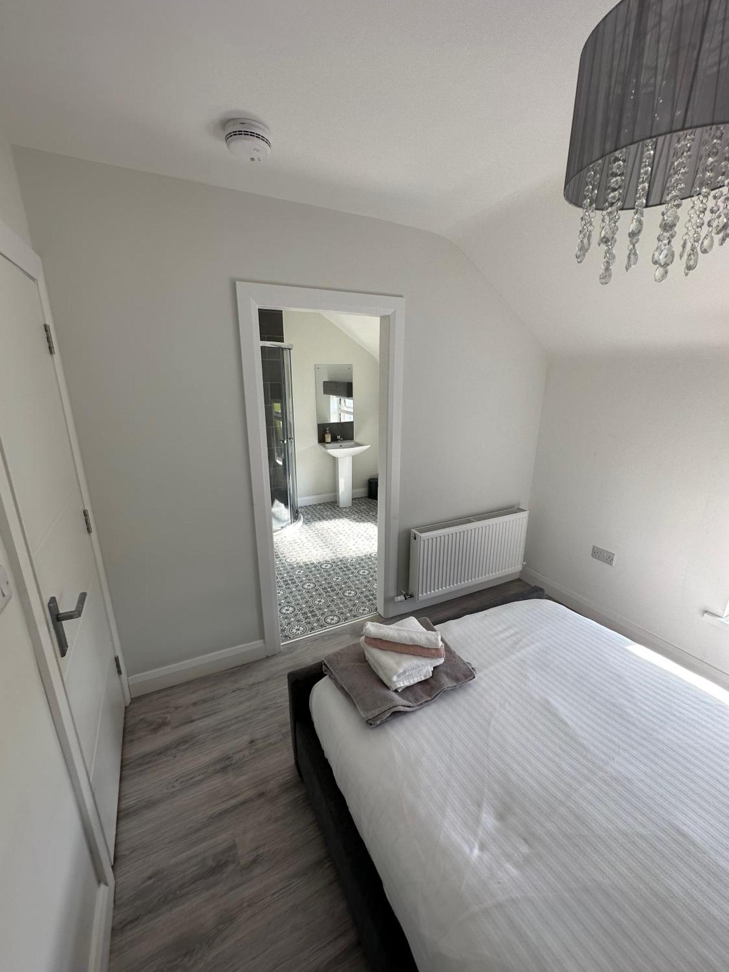 Westland Suites - Stylish, Modern, Elegant, Central Apartments A Londonderry Εξωτερικό φωτογραφία