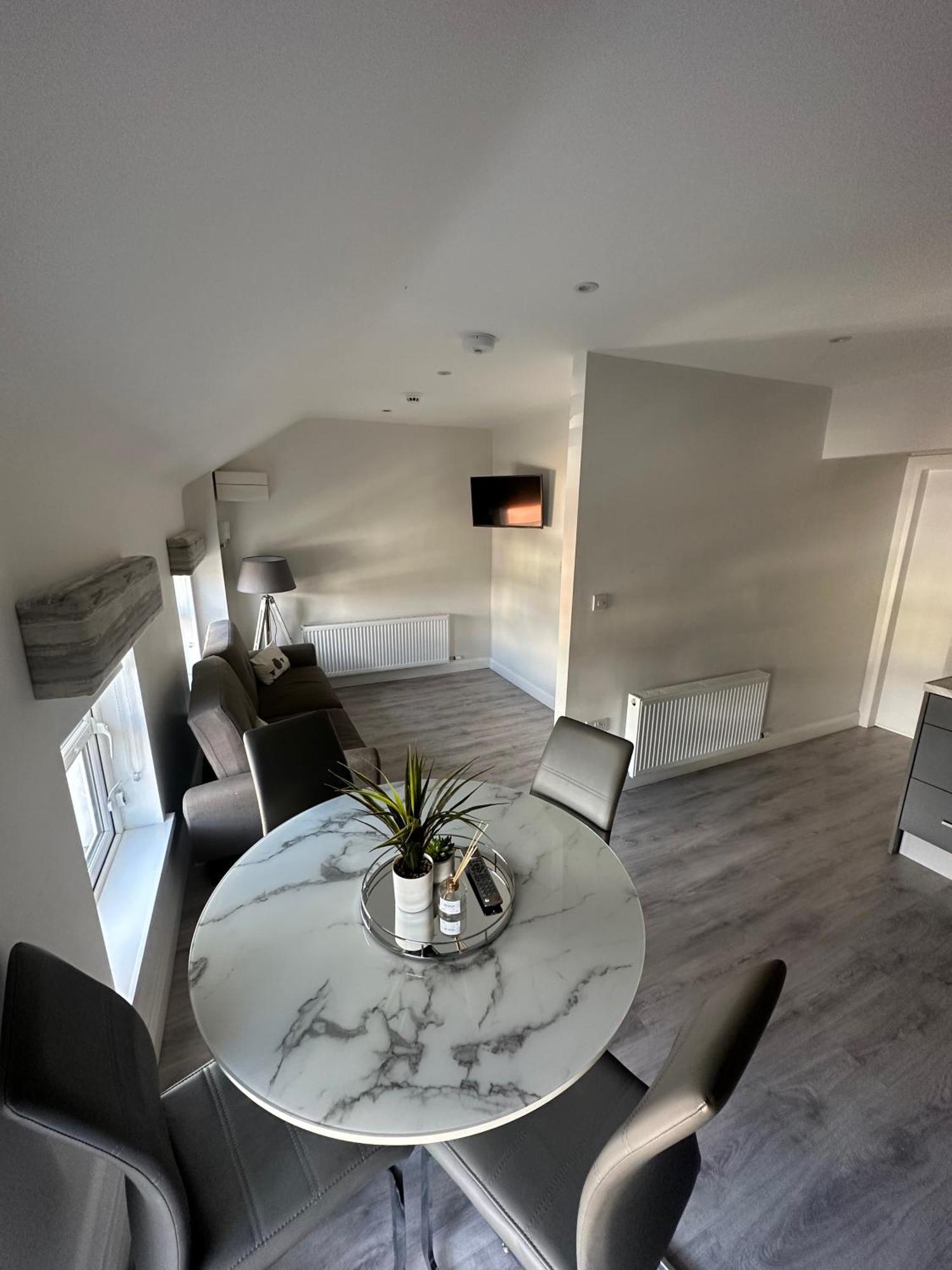 Westland Suites - Stylish, Modern, Elegant, Central Apartments A Londonderry Εξωτερικό φωτογραφία