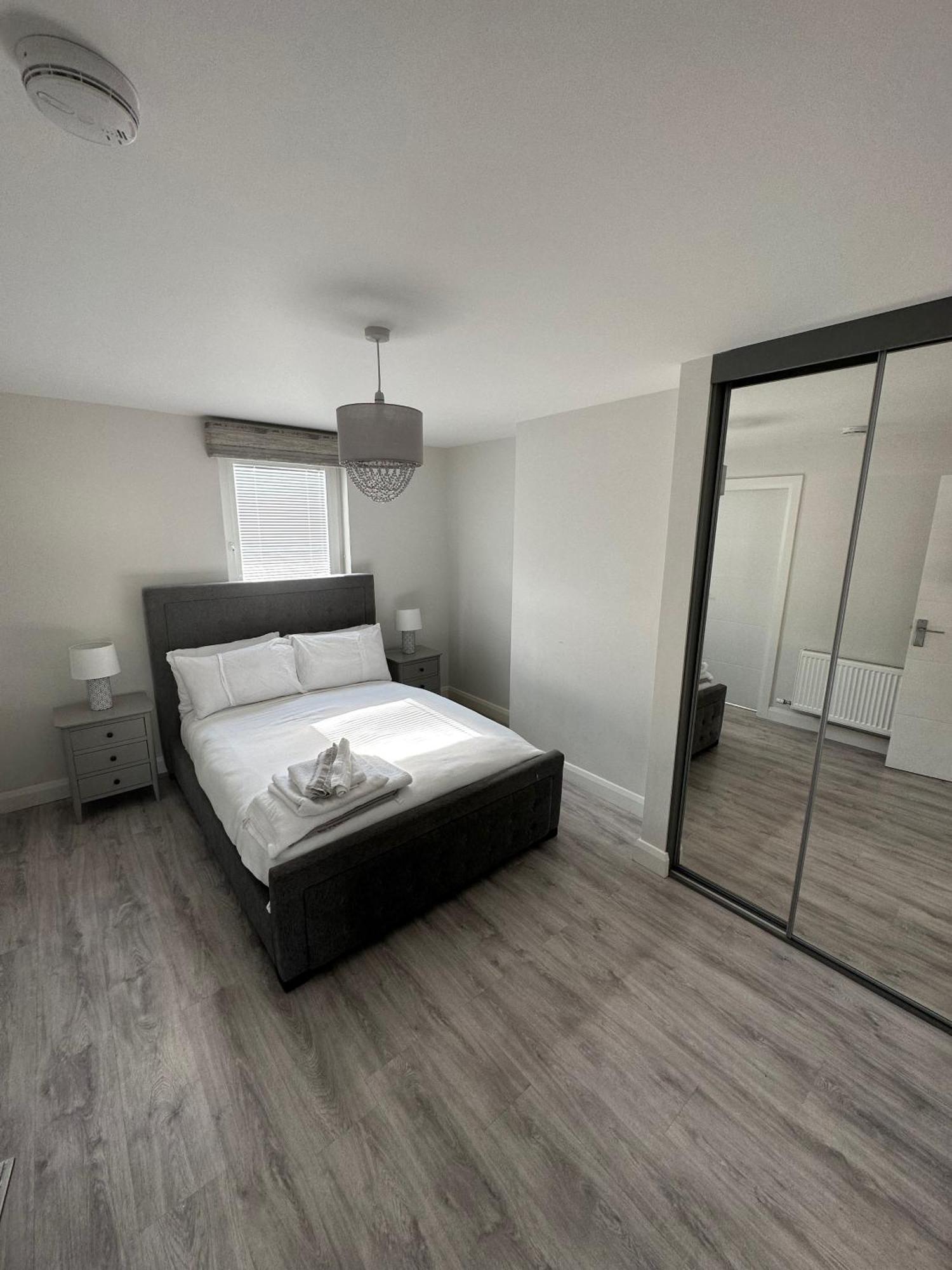 Westland Suites - Stylish, Modern, Elegant, Central Apartments A Londonderry Εξωτερικό φωτογραφία