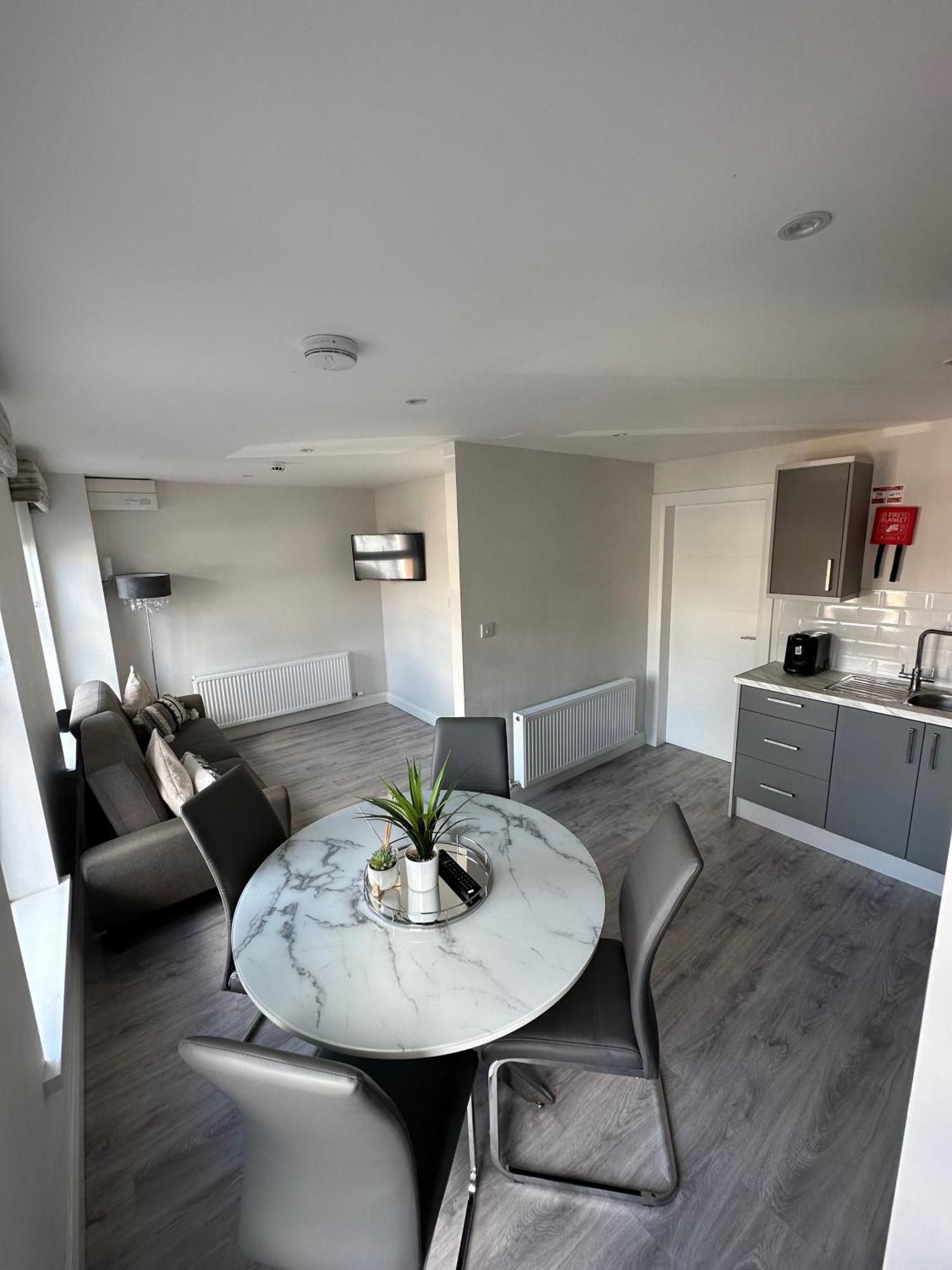 Westland Suites - Stylish, Modern, Elegant, Central Apartments A Londonderry Εξωτερικό φωτογραφία