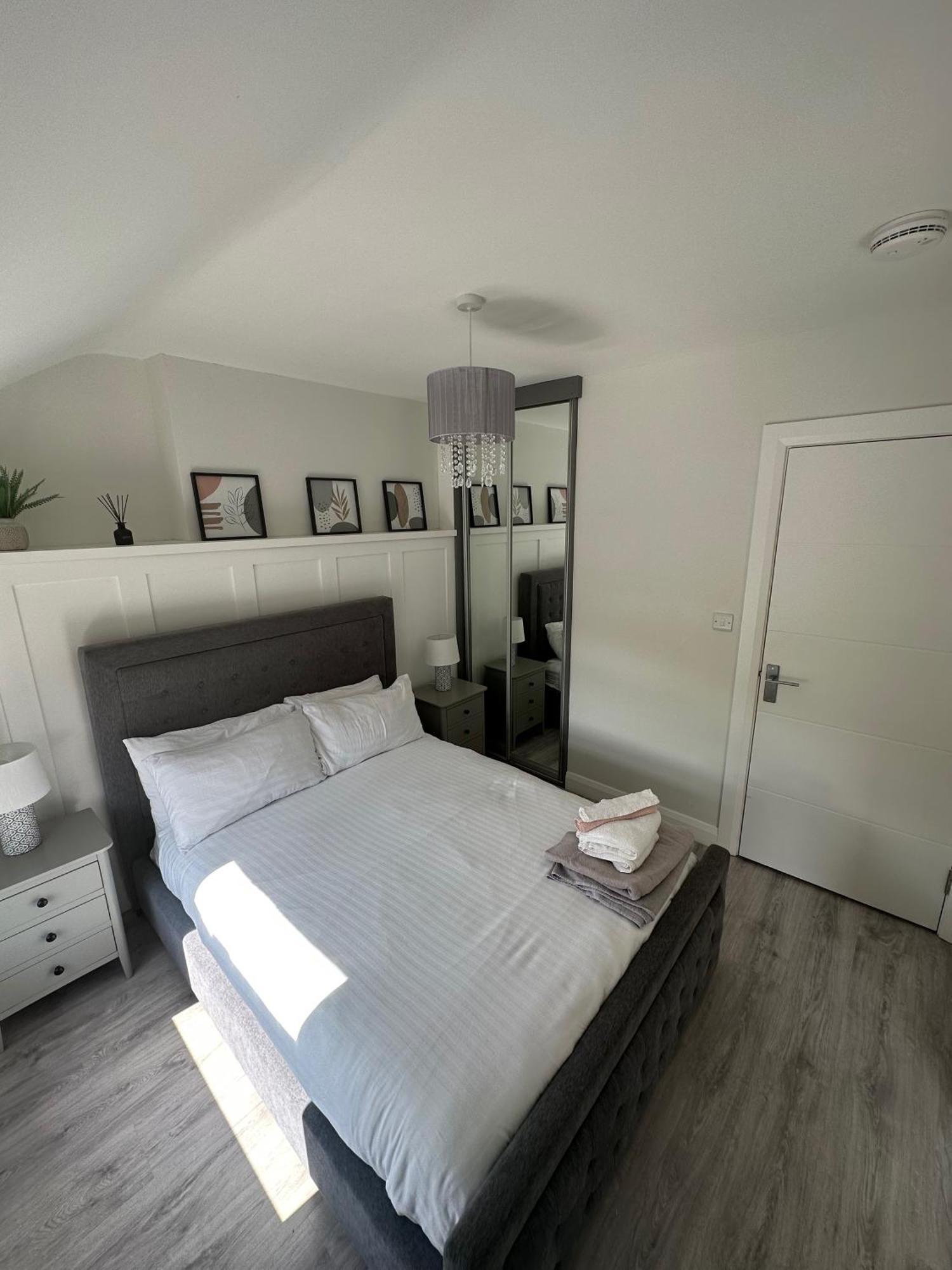 Westland Suites - Stylish, Modern, Elegant, Central Apartments A Londonderry Εξωτερικό φωτογραφία